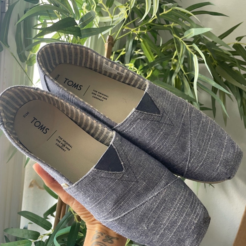 TOMS Men's Slip-On Canvas Loafers in Heathered Gray-Blue